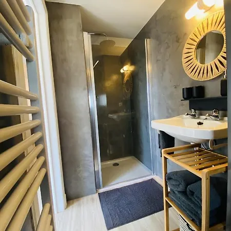 Lovely, Renovated Appartment, Near The Beach. Apartamento